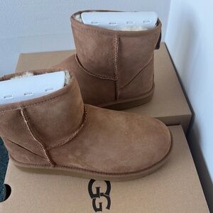 UGG WOMEN'S CLASSIC MINI II (CHESTNUT)